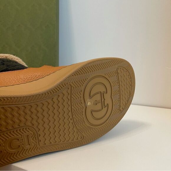 Gucci
Interlocking G shearling boots  - Picture 5 of 7